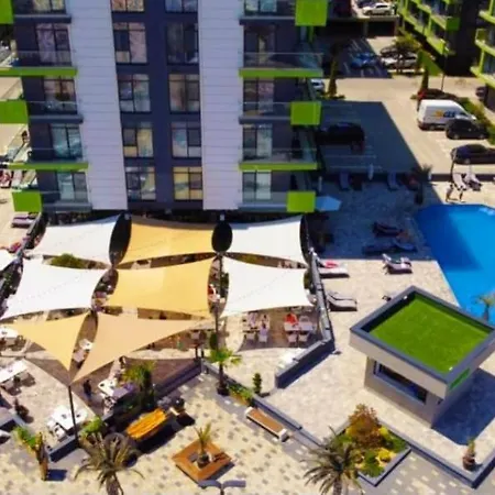 Luxury Suits - Cu Piscina Gym Restaurante In Prima Linie La Mare Lägenhet Năvodari