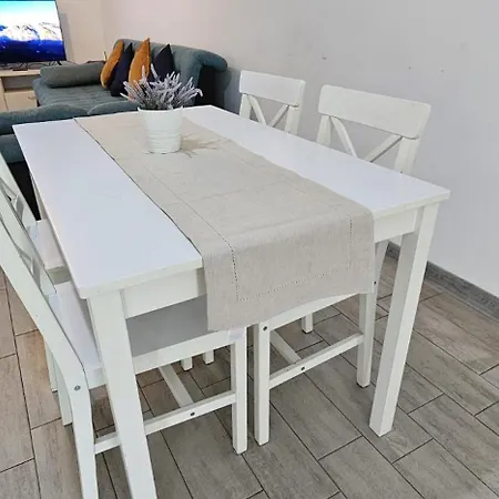 Luxury Suits - Cu Piscina Gym Restaurante In Prima Linie La Mare Năvodari