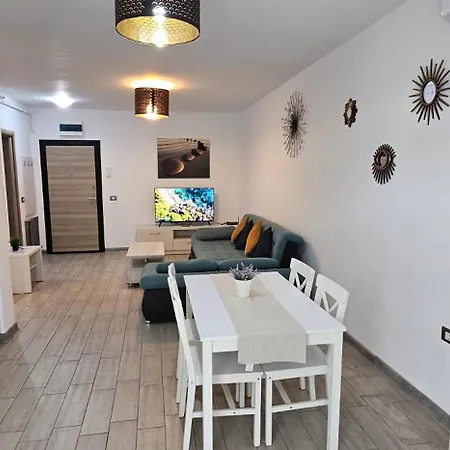 Alezzi Luxury Apartamente-resort Cu Piscina Gym Restaurante In Prima Linie La Mare Apartamento *