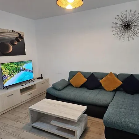 Lägenhet Luxury Suits - Cu Piscina Gym Restaurante In Prima Linie La Mare
