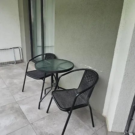 Lägenhet Luxury Suits - Cu Piscina Gym Restaurante In Prima Linie La Mare