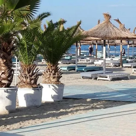 Alezzi Luxury Apartamente-resort Cu Piscina Gym Restaurante In Prima Linie La Mare Năvodari