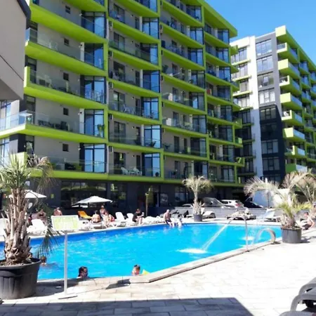 Alezzi Luxury Apartamente-resort Cu Piscina Gym Restaurante In Prima Linie La Mare