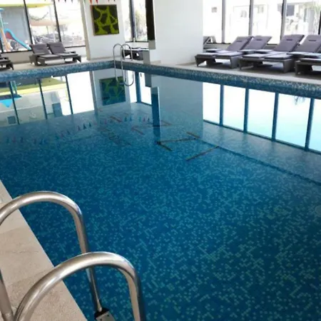 Alezzi Luxury Apartamente-resort Cu Piscina Gym Restaurante In Prima Linie La Mare アパート *