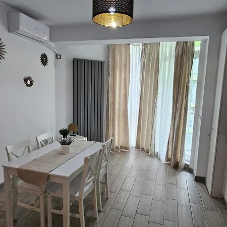 Alezzi Luxury Apartamente-resort Cu Piscina Gym Restaurante In Prima Linie La Mare